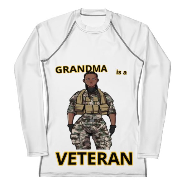 GRANDMA IS A VETERAN DEUCE TREE Women's Rash Guard