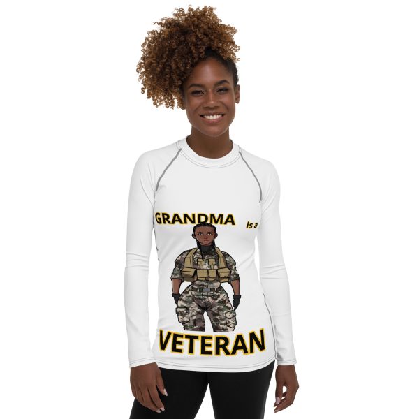 GRANDMA IS A VETERAN TOO FOWER Women's Rash Guard