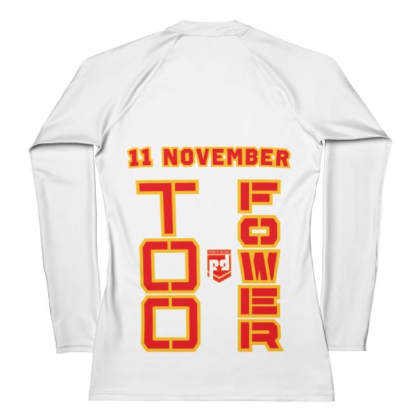 MOM IS A VETERAN TOO FOWER Women's Rash Guard