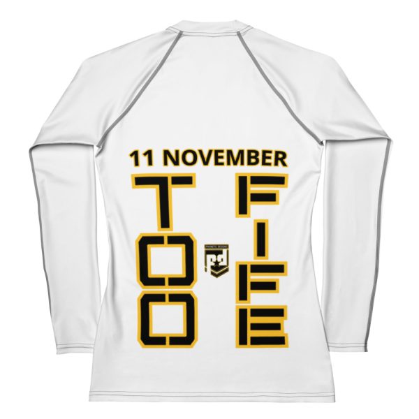 GRANDMA IS A VETERAN TOO FIFE Women's Rash Guard