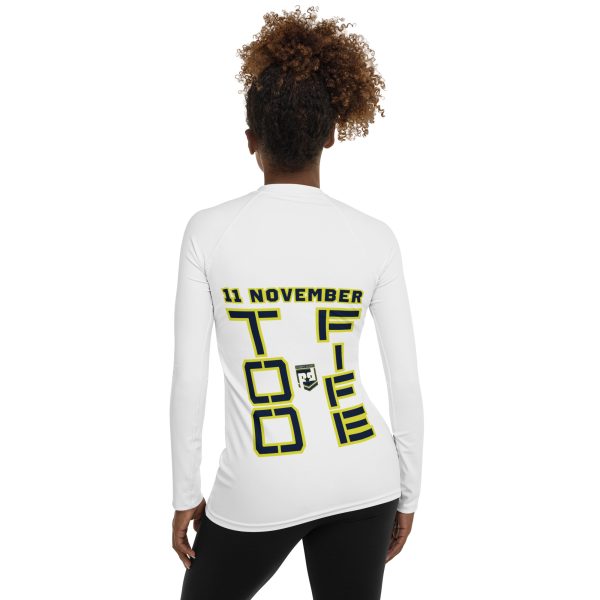 MOM IS A VETERAN TOO FIFE Women's Rash Guard