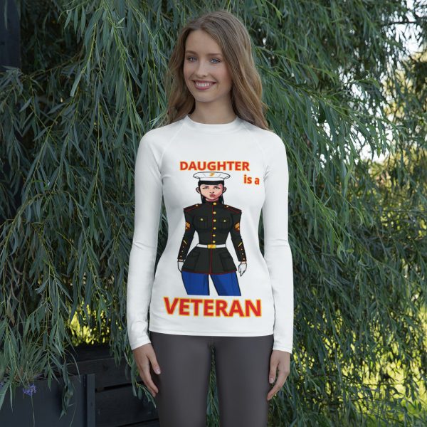DAUGHTER IS A VETERAN TOO FIFE Women's Rash Guard