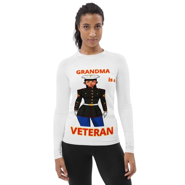 GRANDMA IS A VETERAN TOO FIFE Women's Rash Guard