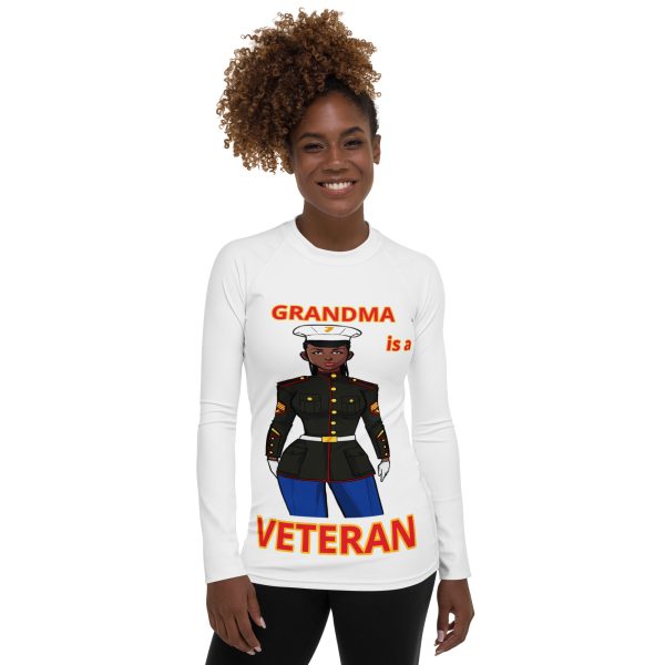 GRANDMA IS A VETERAN TOO FIFE Women's Rash Guard